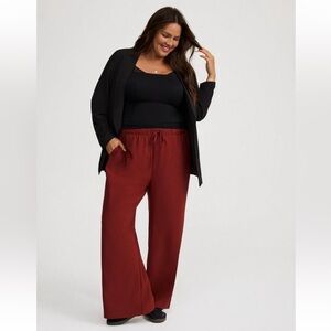 NWT, Torrid Wide Leg High-Rise Pull-On Crepe Pant 4 (4X/26) Regular, Fired Brick